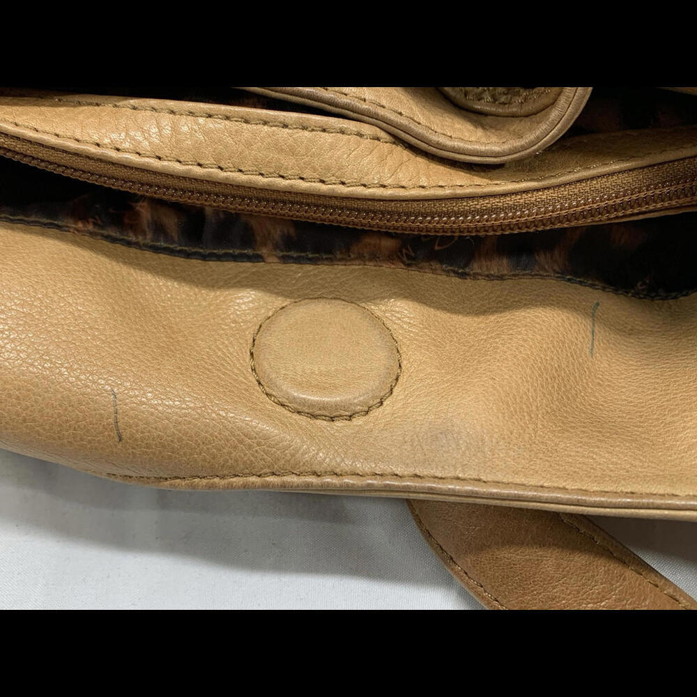 B. Makowsky Beige/Tan Patchwork Leather Weekender Tote Bohemian Shoulder Bag - Picture 14 of 14
